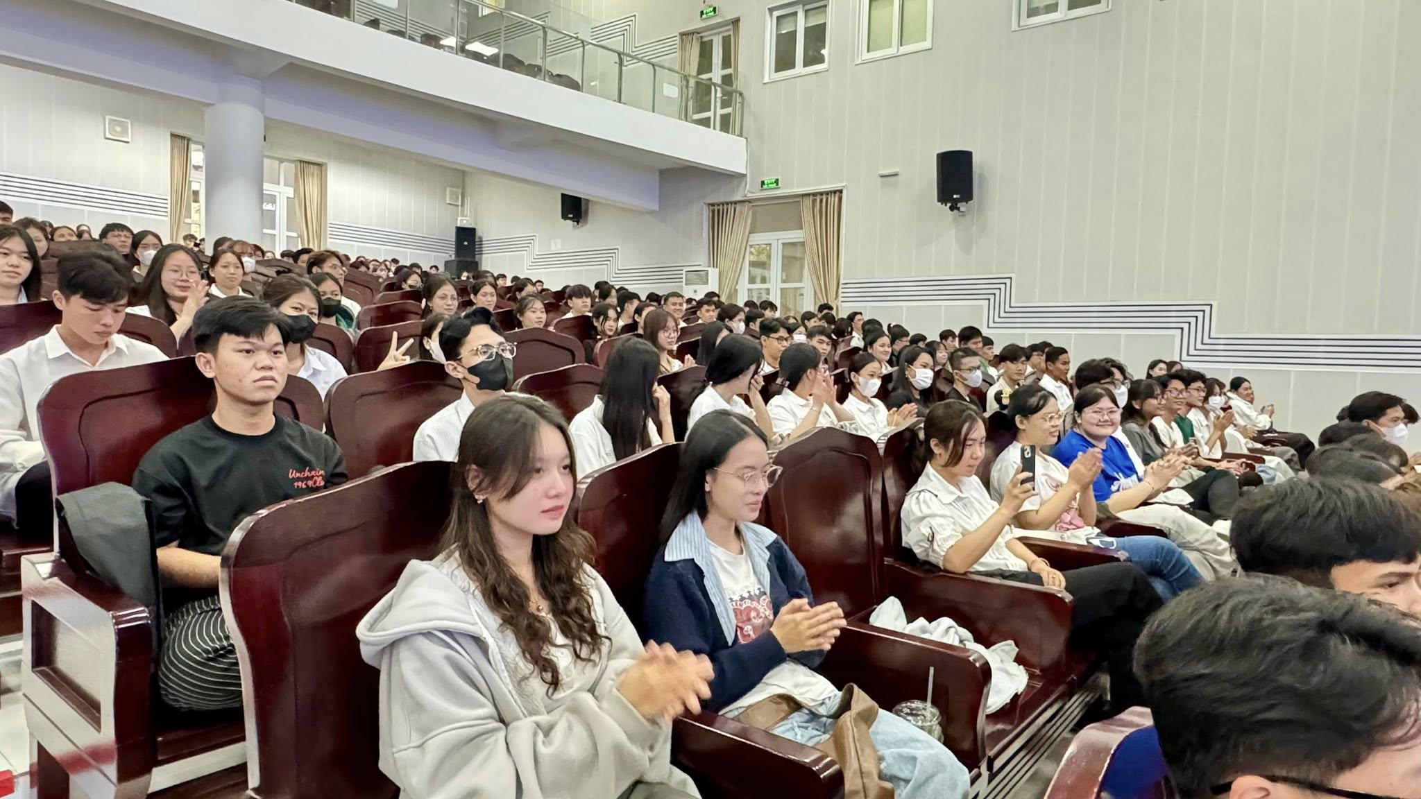 Nâng chuẩn đại học: Áp lực cần thiết để nâng cao chất lượng giáo dục