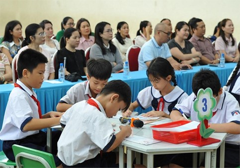 Tạp ch&iacute; gi&aacute;o dục