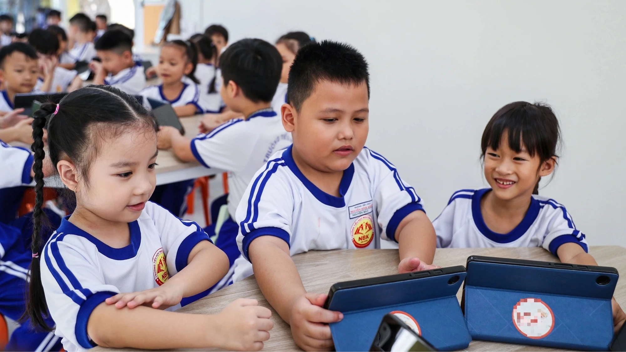 Quy định tiêu chuẩn, quy trình chuyển thể, chỉnh sửa cập nhật sách giáo khoa bản in sang sách giáo khoa điện tử