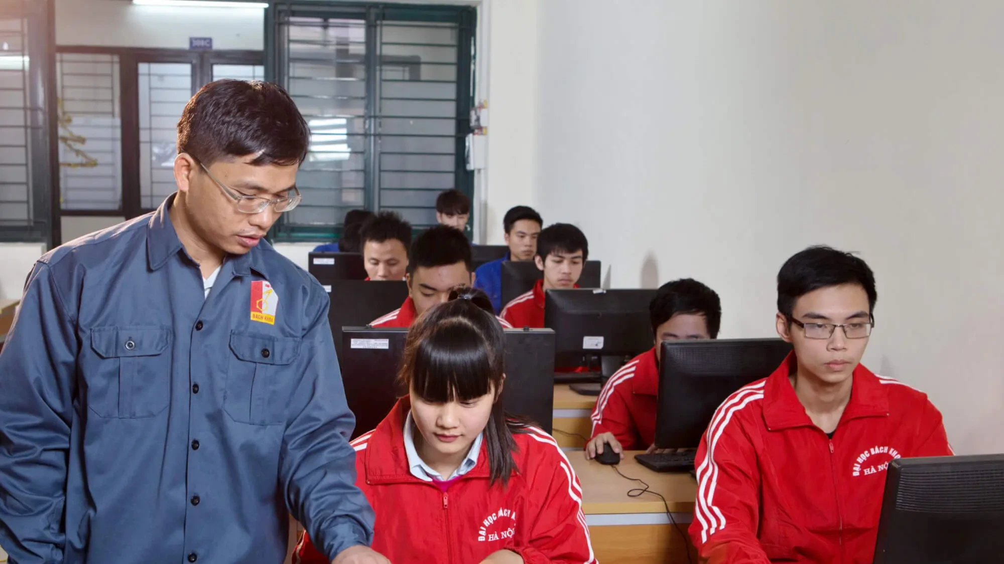 Ban hành quy định chuẩn nghề nghiệp giảng viên cao đẳng