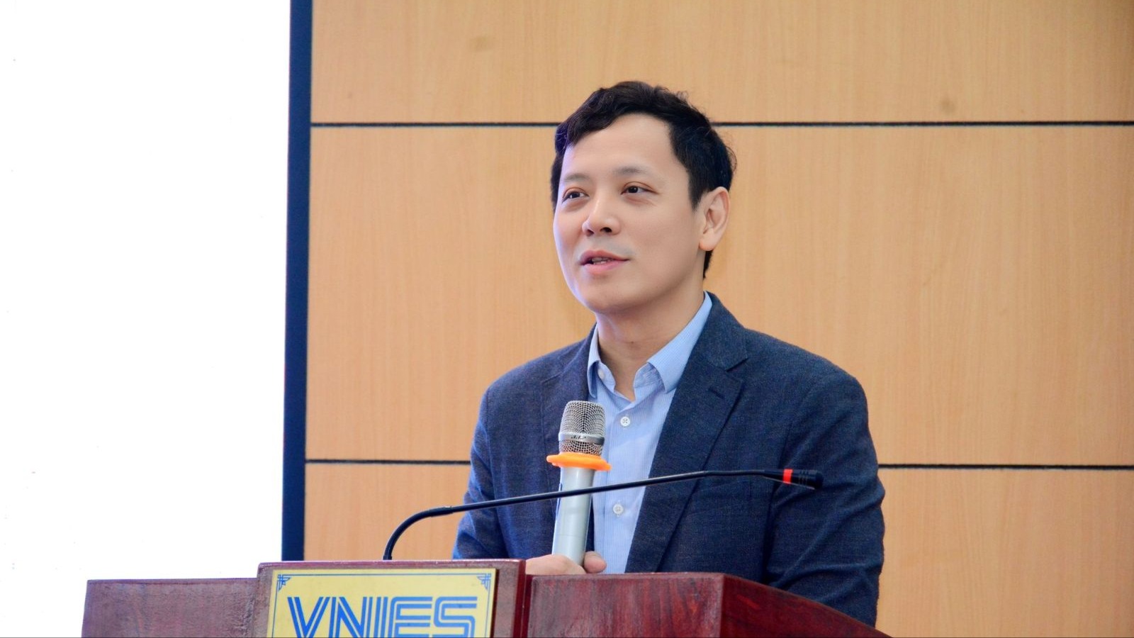 Xây dựng Khung phát triển chuyên môn cho giáo viên Việt Nam