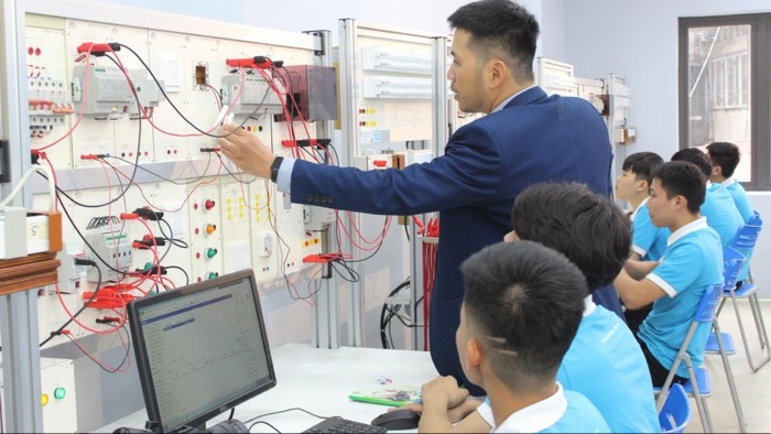 Khẳng định vị thế giáo dục thường xuyên qua chế độ làm việc đặc thù cho nhà giáo