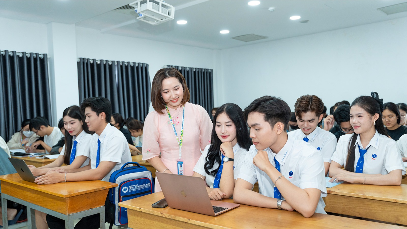 Tăng cường thu hút nhân lực chất lượng cao tham gia giảng dạy qua quy định về giảng viên đồng cơ hữu