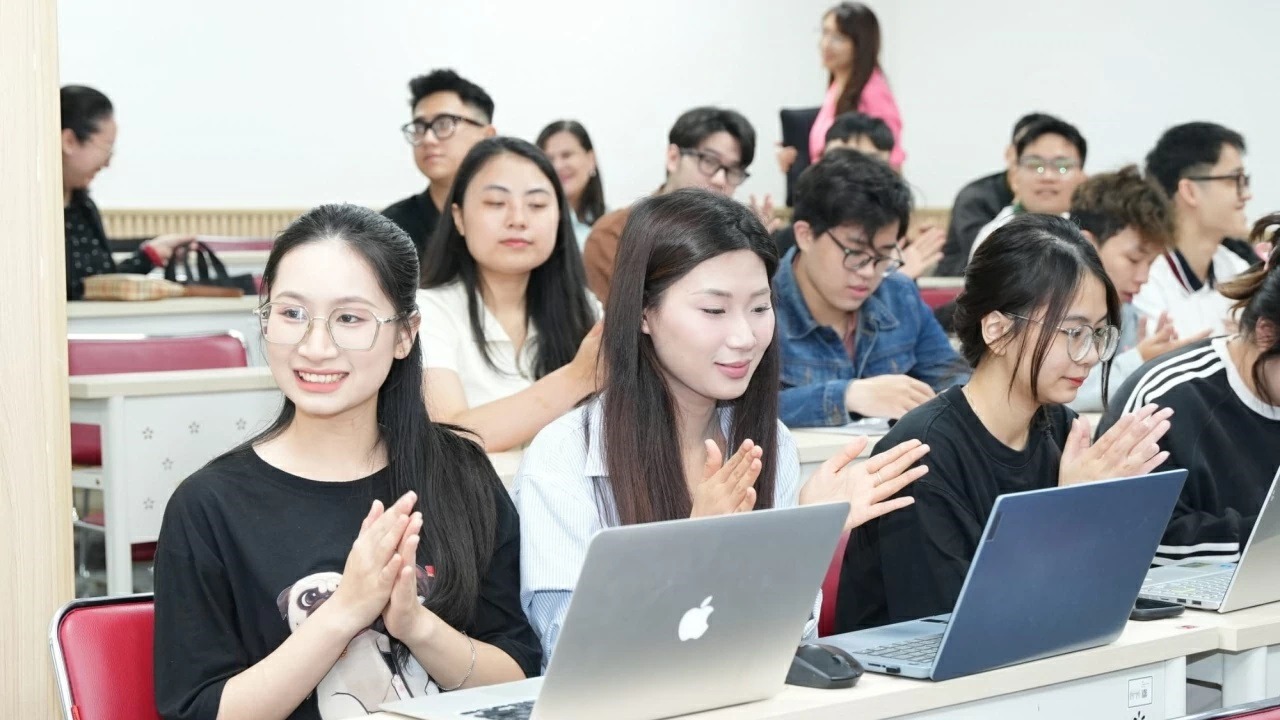 Chuẩn cơ sở giáo dục đại học: Mở rộng tự chủ, siết chặt trách nhiệm giải trình