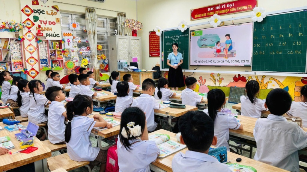 Thí điểm sáp nhập trường học: Quy định cụ thể về cơ cấu lãnh đạo và nhân sự