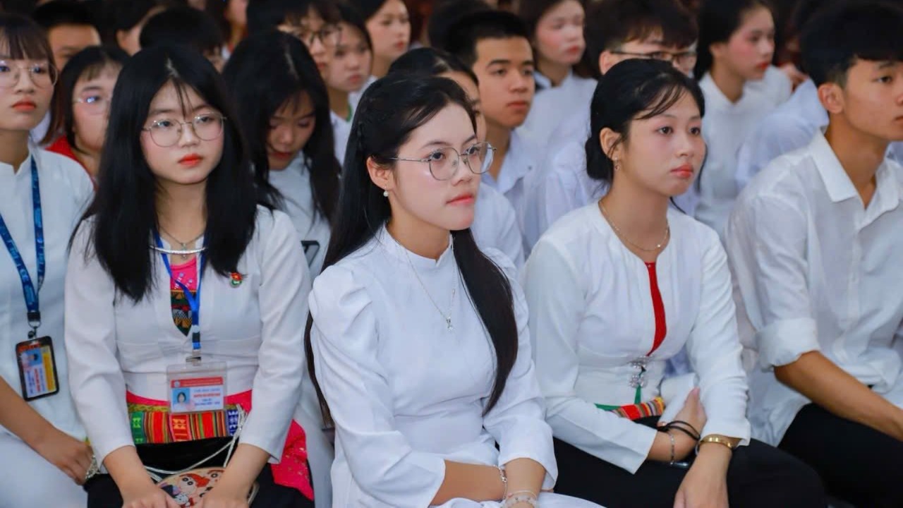 Đề xuất nhiều chính sách mới hỗ trợ người học dân tộc thiểu số rất ít người