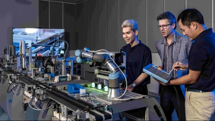 Tăng cường chính sách hỗ trợ để điều chỉnh dòng chảy nhân lực