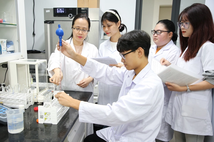 Tạp chí giáo dục
