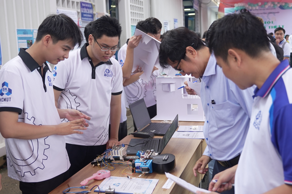 Tạp chí giáo dục
