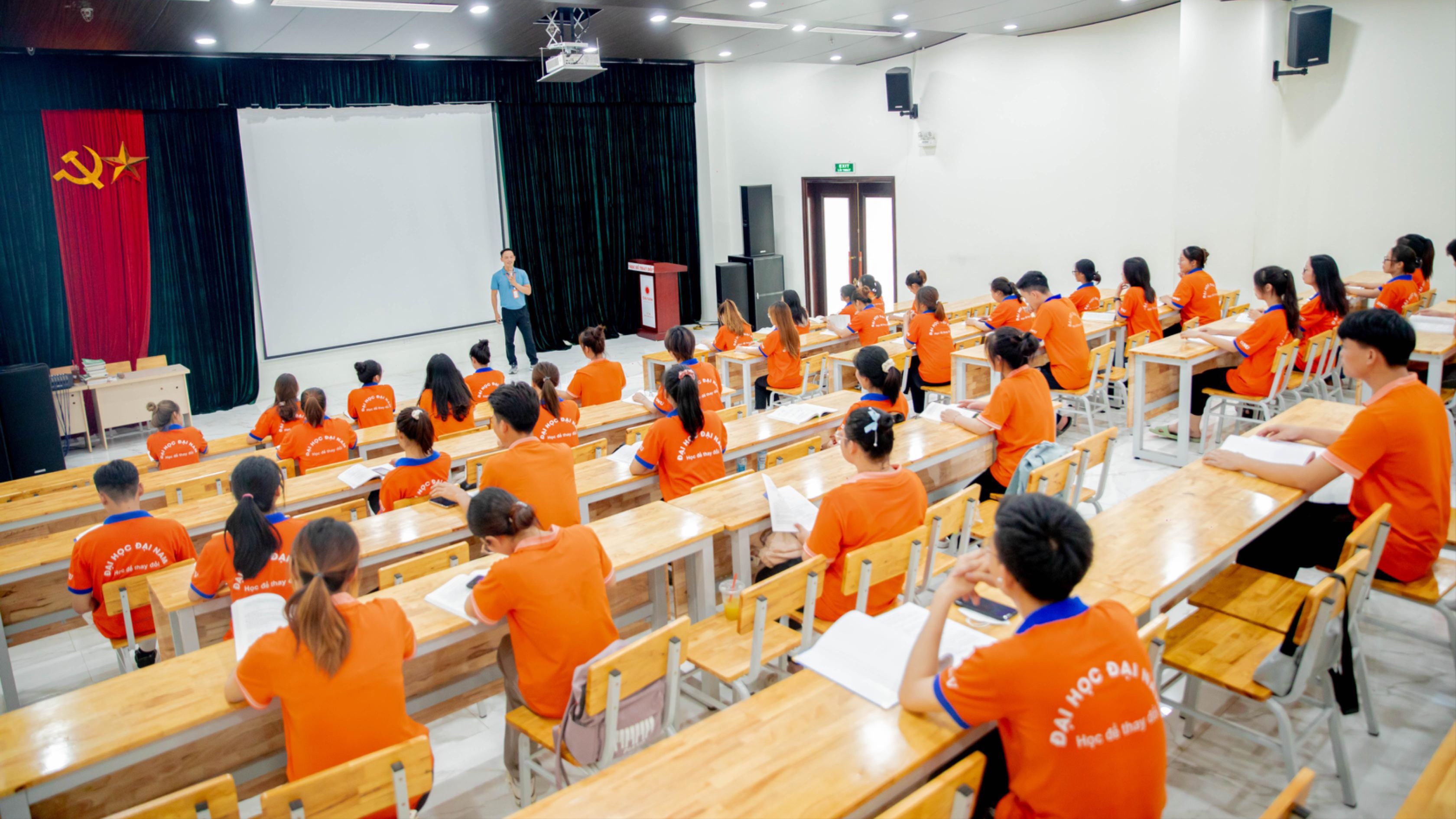 Giáo dục đại học hướng tới hệ thống mở, thực học, thực nghiệp và dẫn dắt thời đại AI
