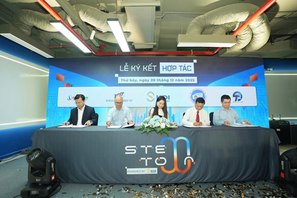 Tạp ch&iacute; gi&aacute;o dục