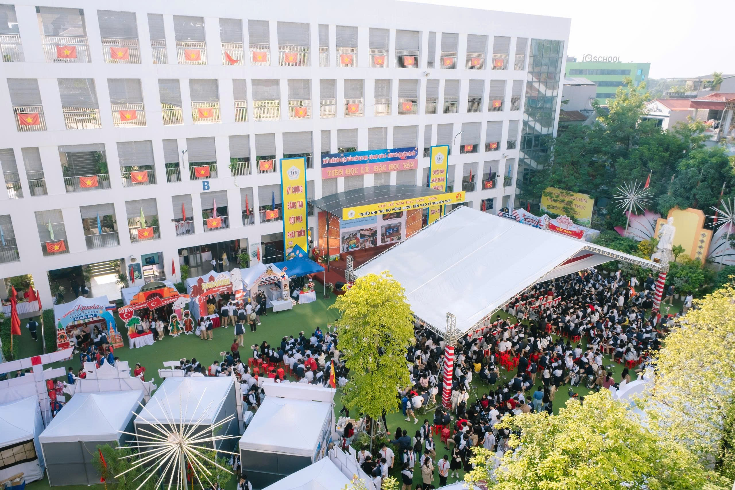 Tạp ch&iacute; gi&aacute;o dục