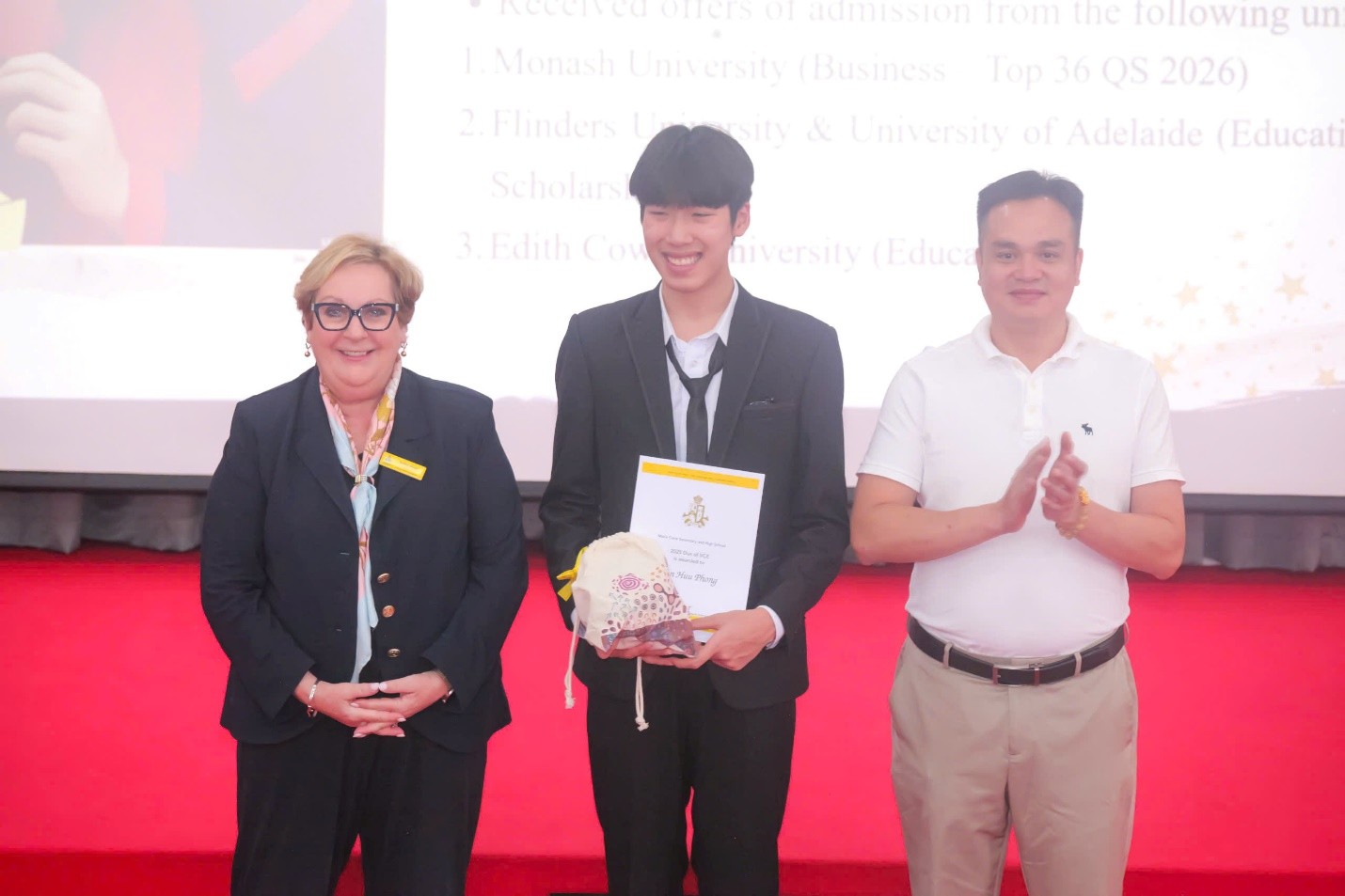 Tạp ch&iacute; gi&aacute;o dục