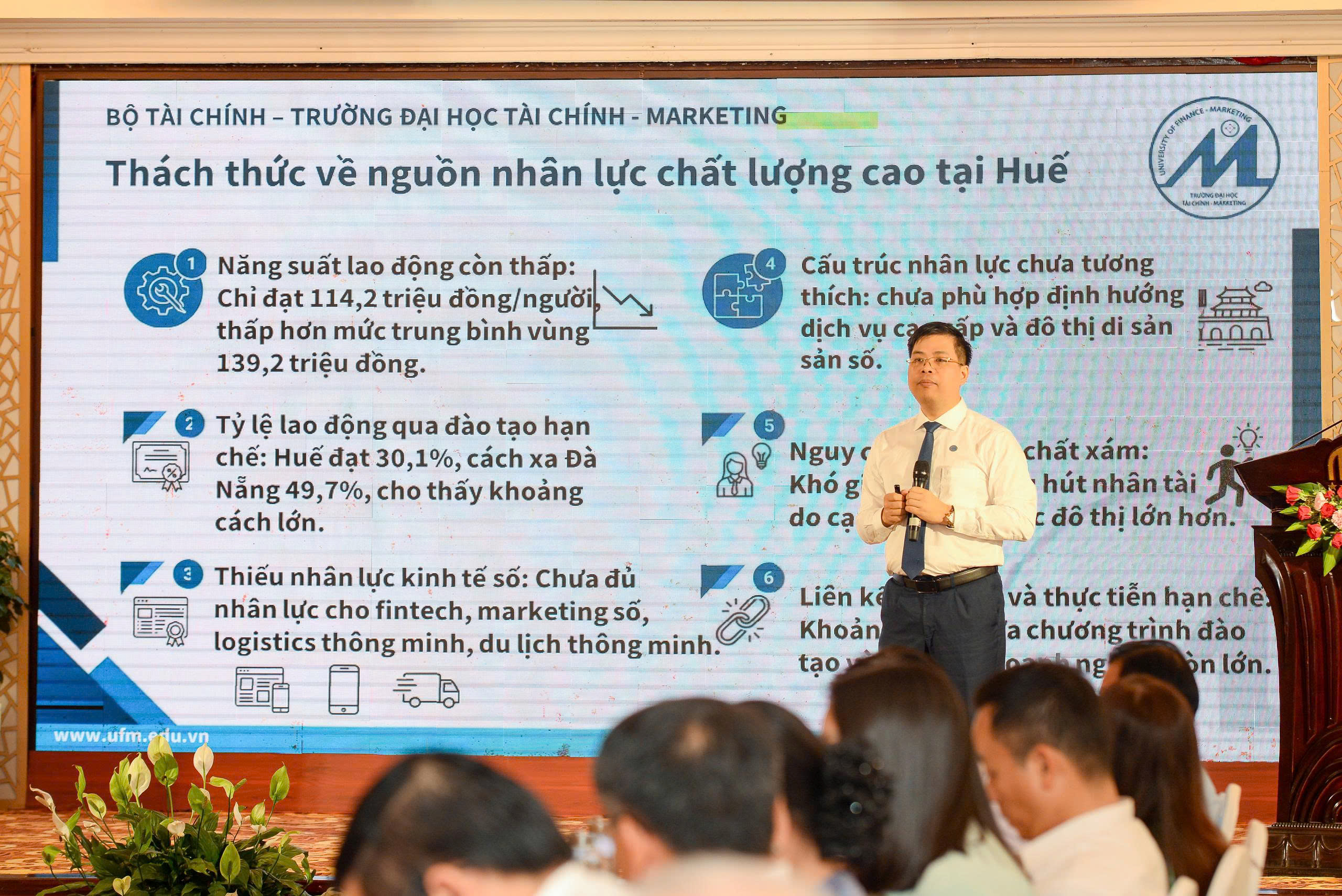 Tạp ch&iacute; gi&aacute;o dục