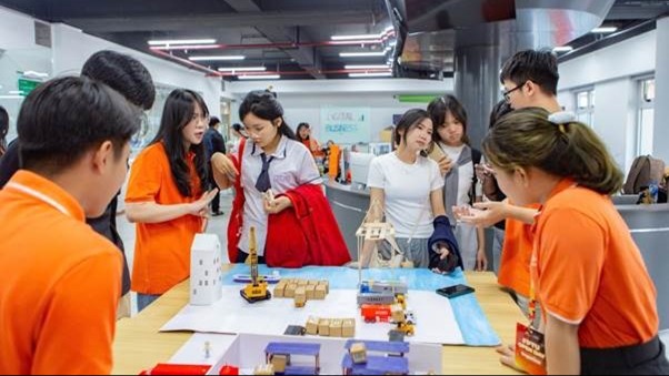 Khi AI viết lại bản đồ ngành Kinh tế: Trường đại học FPTU đào tạo gì cho thế hệ nhân lực số mới?