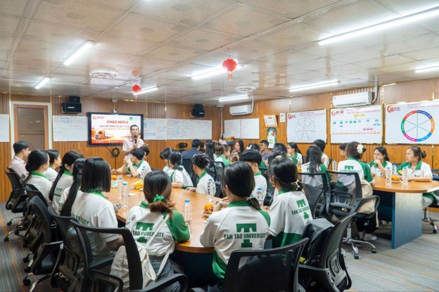 Tạp ch&iacute; gi&aacute;o dục
