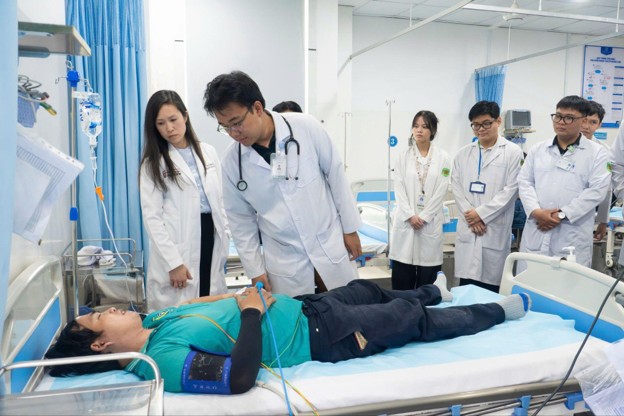 Tạp ch&iacute; gi&aacute;o dục