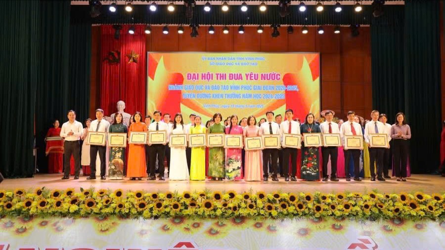 Vì sao công tác thi đua, khen thưởng phải gắn với đổi mới sáng tạo và hiệu quả trong dạy và học