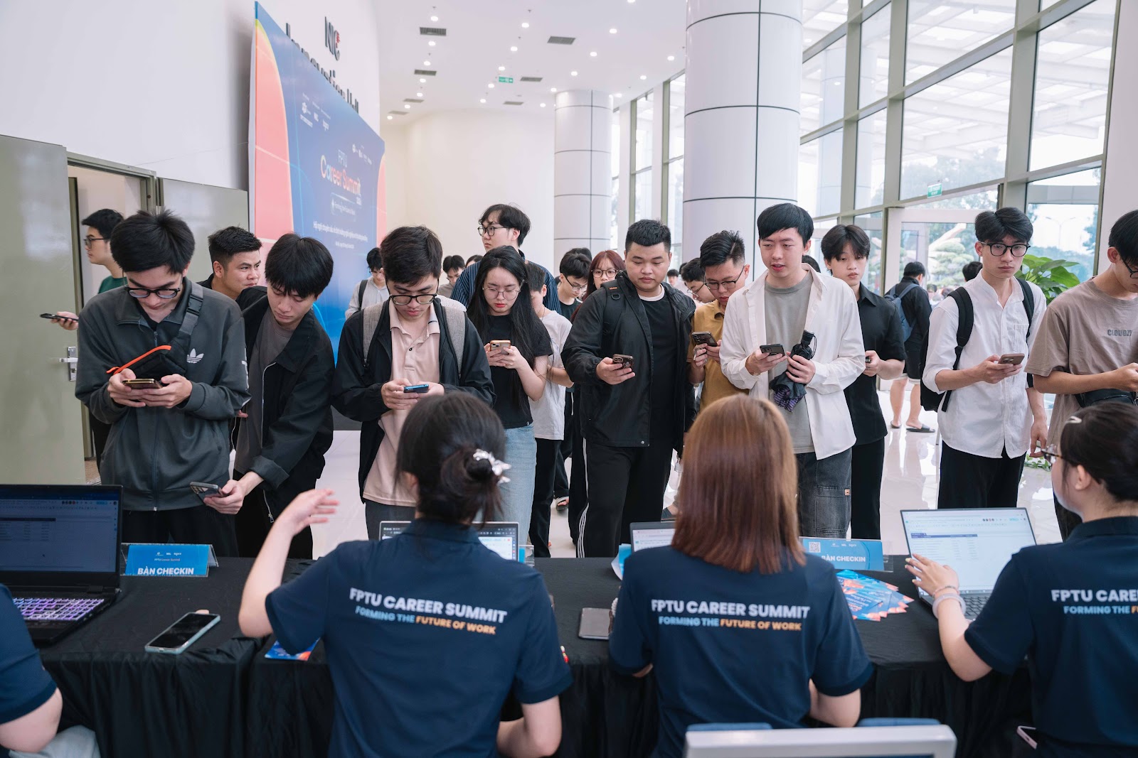 Tạp ch&iacute; gi&aacute;o dục