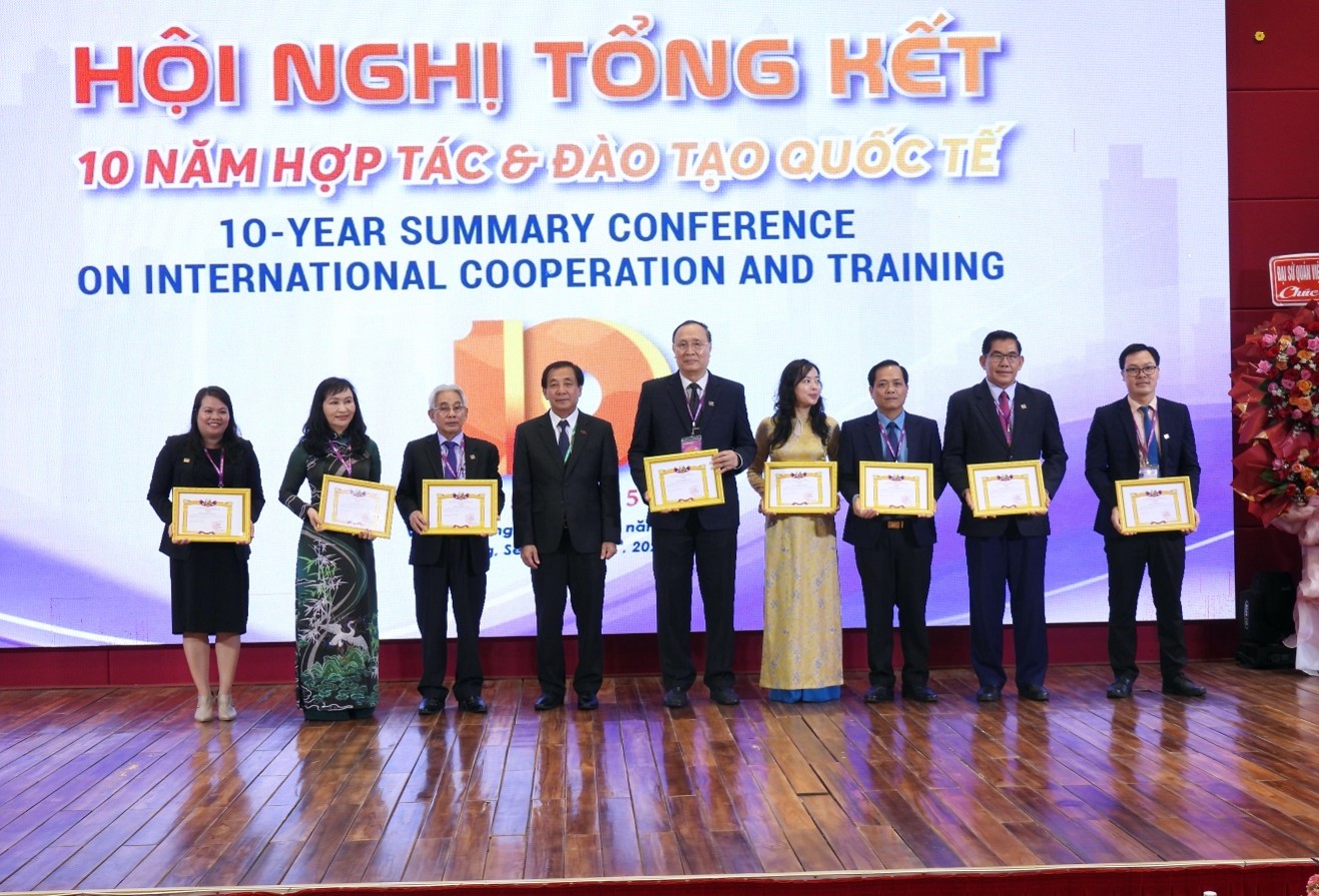 Tạp chí giáo dục