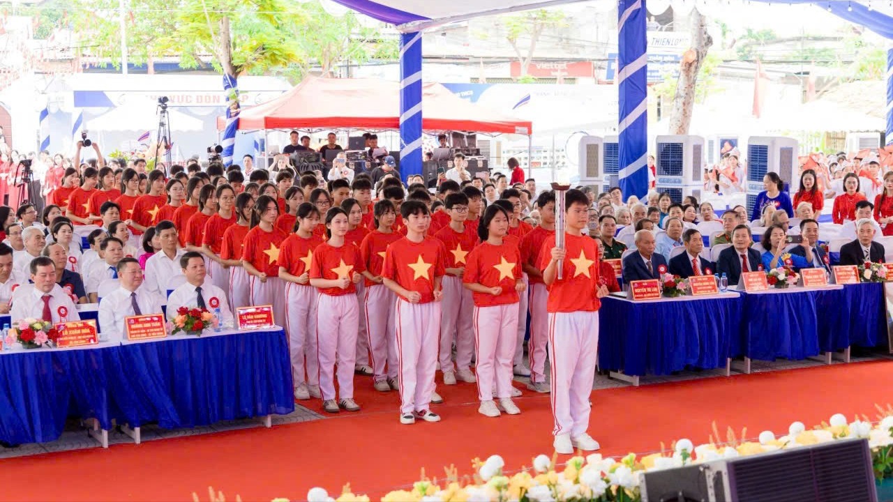 60 năm vun đắp truyền thống hiếu học - Trường THCS Tiến Thịnh, TP. Hà Nội vững bước trên hành trình đổi mới và phát triển