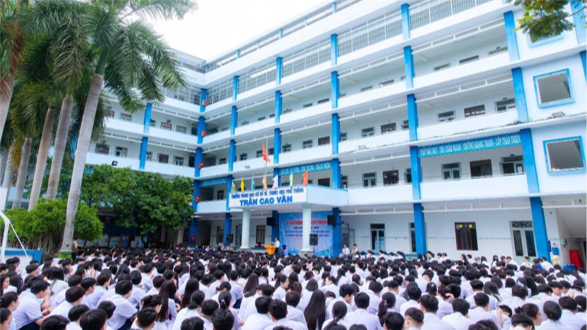 Nỗ lực kiến tạo môi trường giáo dục hạnh phúc và chất lượng của Trường THCS và THPT Trần Cao Vân