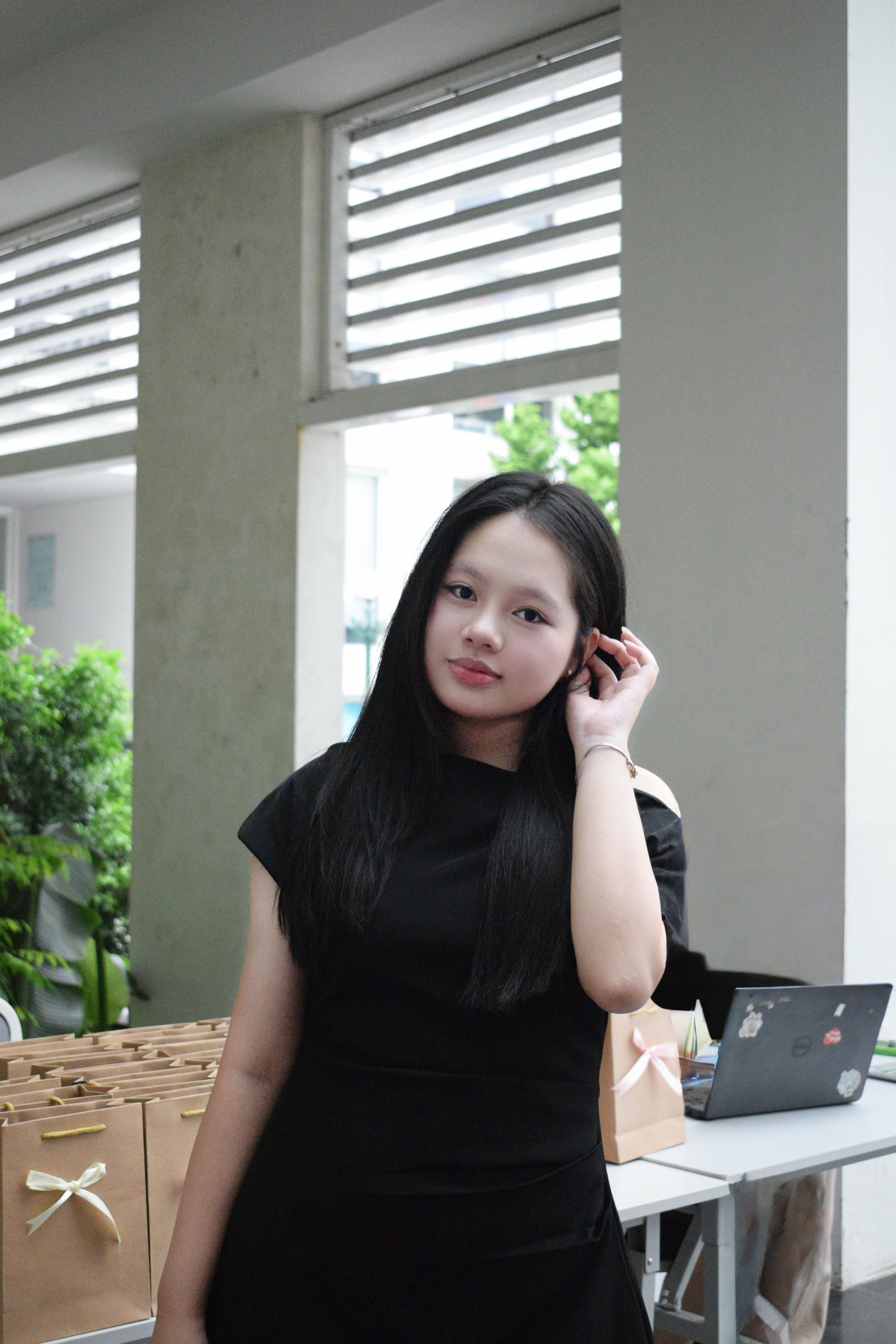 Model?.data?.author?.Name